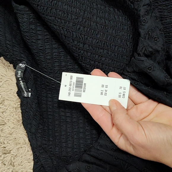 Abercrombie and Fitch black asymmetrical puff sleeve top - Picture 3 of 4